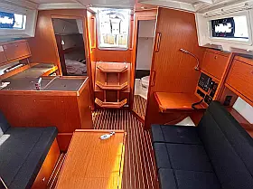 Bavaria Cruiser 34 - Interior image