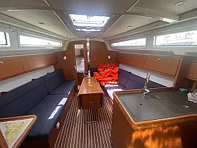 Bavaria Cruiser 34 - Interior image